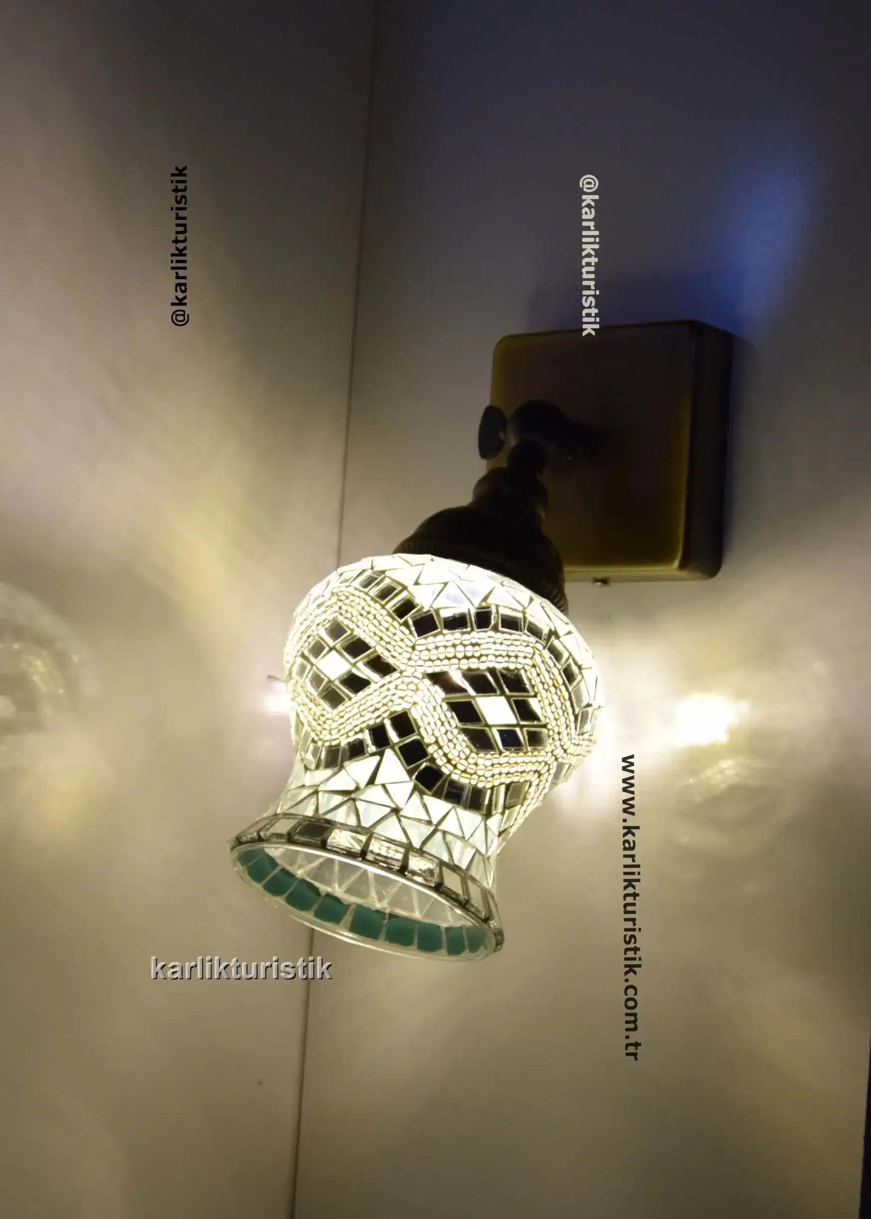 Karlık Turistik 24 Retro Mafsallı Mozaik Duvar Apliği – Antik Kaplama & El İşçiliği