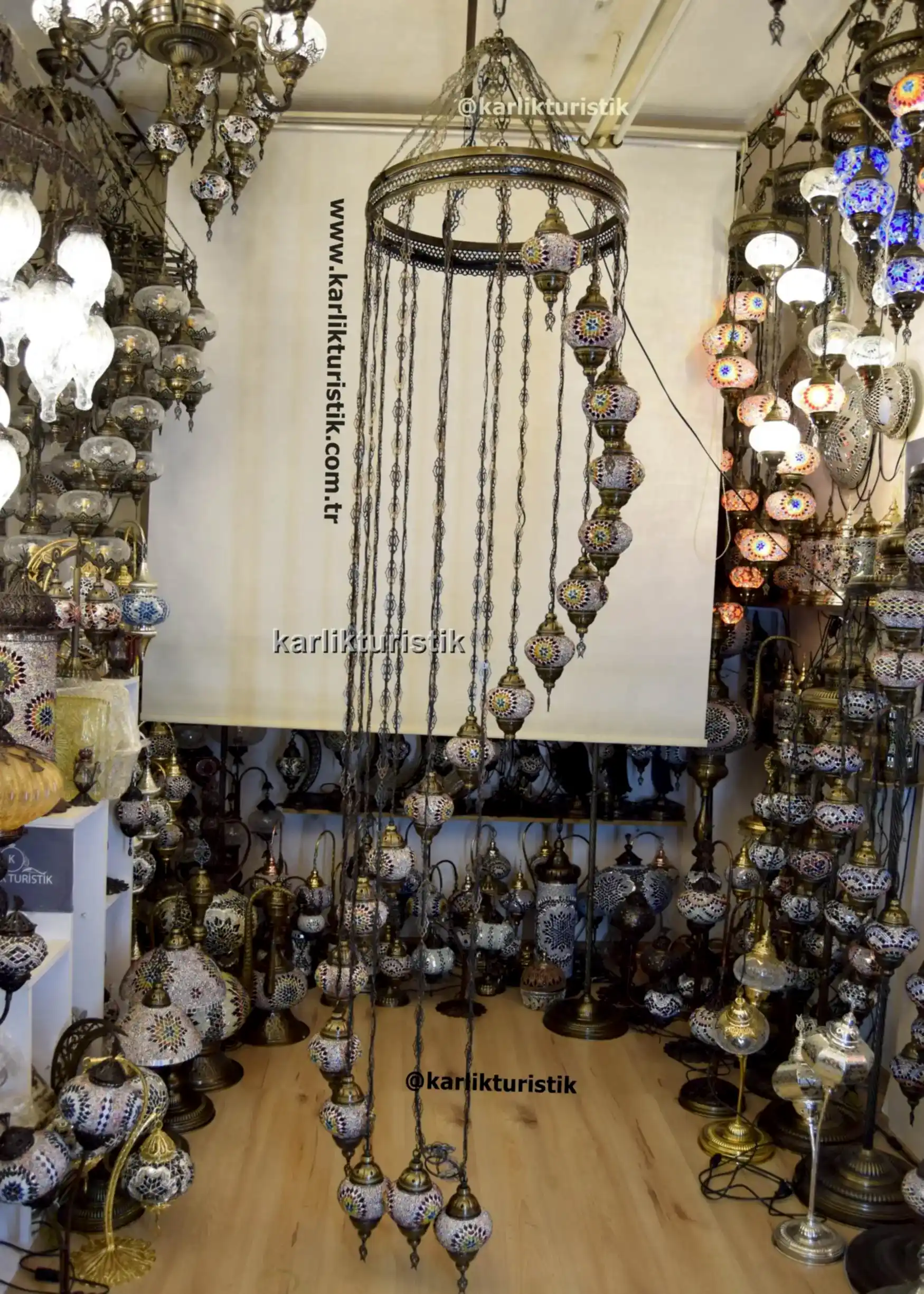 Büyük Boy 18 Işıklı Spiral Türk Mozaik Avize – Villa ve Merdivenler İçin El Yapımı Renkli Cam Sarkıt Tavan Lambası2