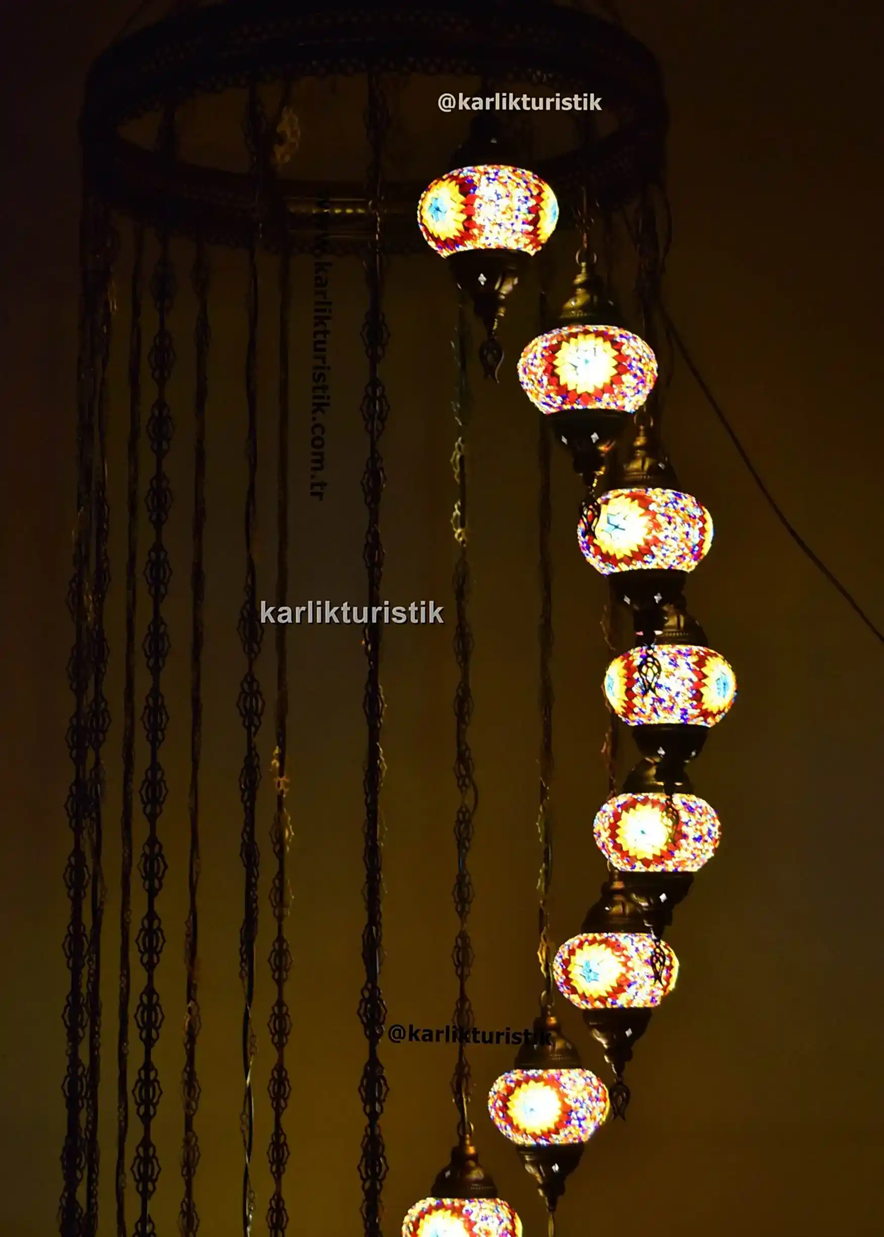 Büyük Boy 18 Işıklı Spiral Türk Mozaik Avize – Villa ve Merdivenler İçin El Yapımı Renkli Cam Sarkıt Tavan Lambası4